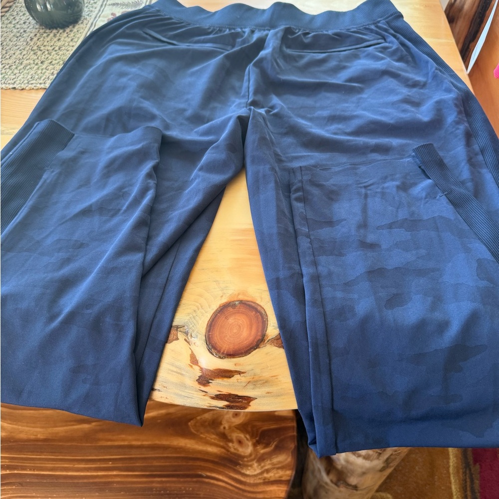 Athleta Deep Blue Performance Wear - Picture 7 of 7